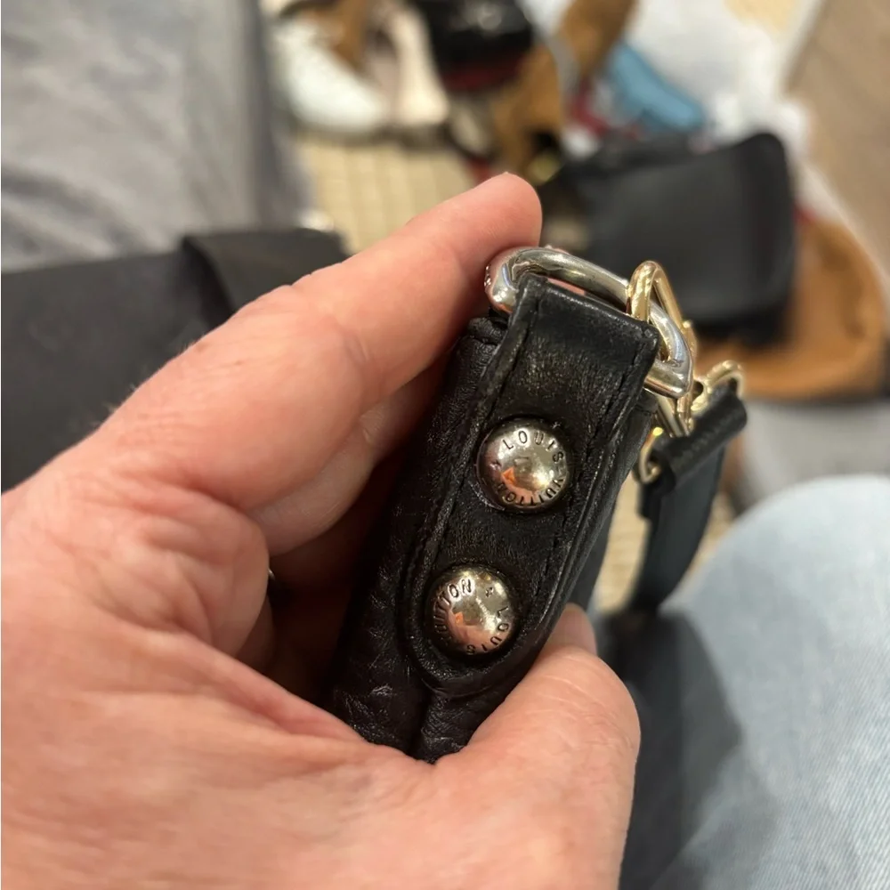 Louis Vuitton Black Leather Embossed Empriente Pochette, Gold Hardware, AA0171 - Picture 9 of 12